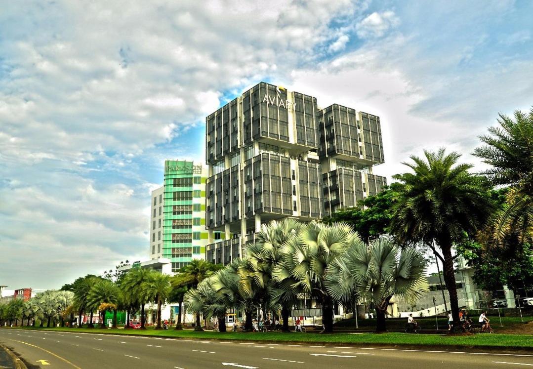 Aviary Bintaro Hotel Serpong Eksteriør billede