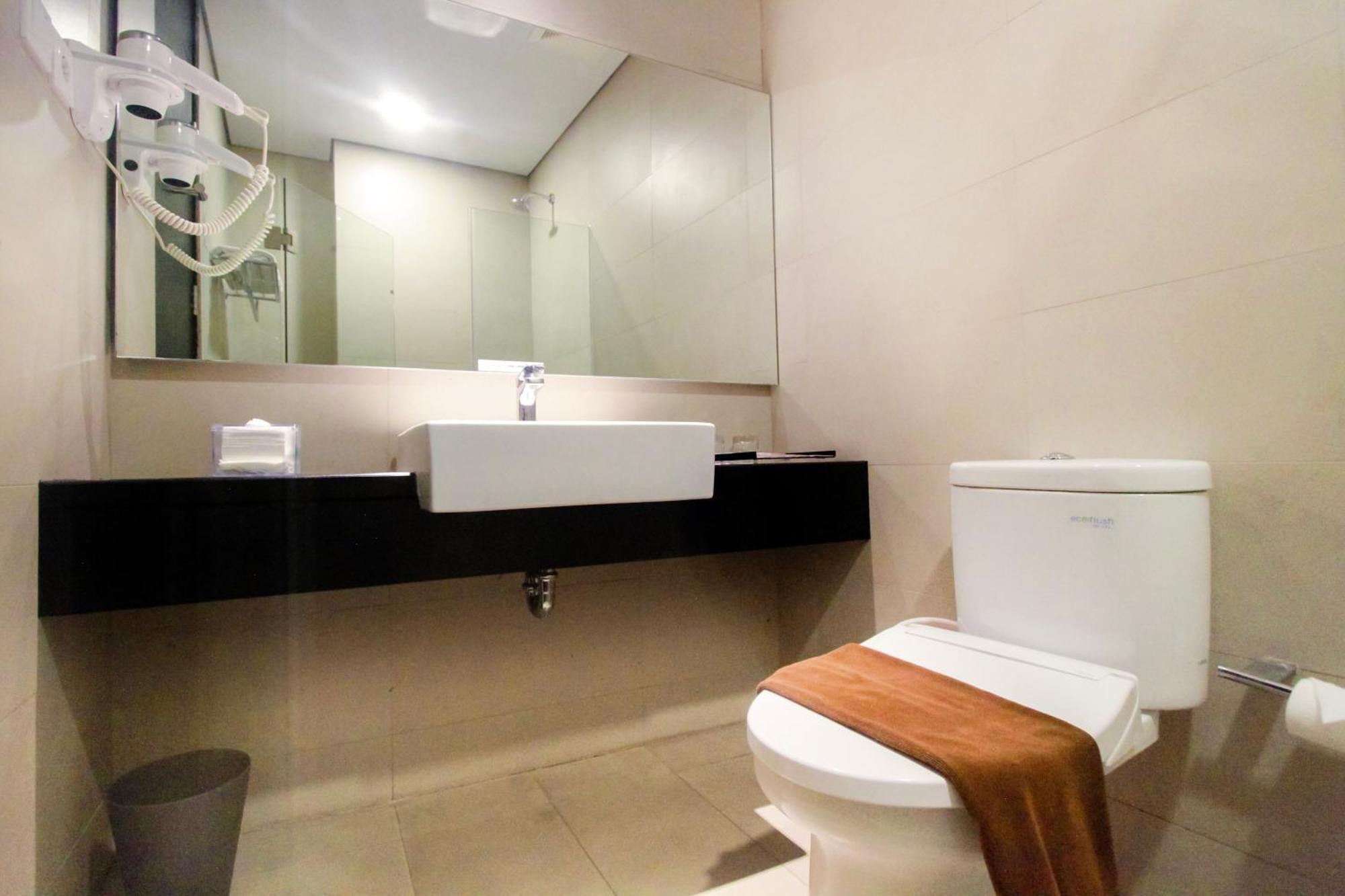 Aviary Bintaro Hotel Serpong Eksteriør billede