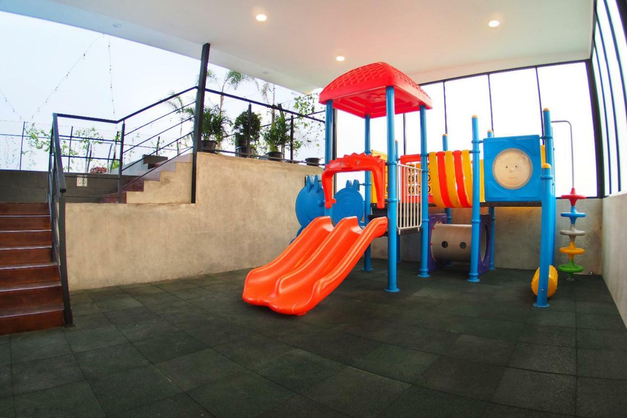 Aviary Bintaro Hotel Serpong Eksteriør billede